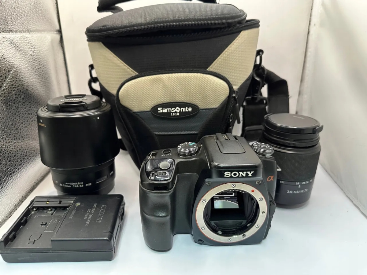 Lustrzanka Sony Alfa 100 - szczegółowe informacje i porównania modeli