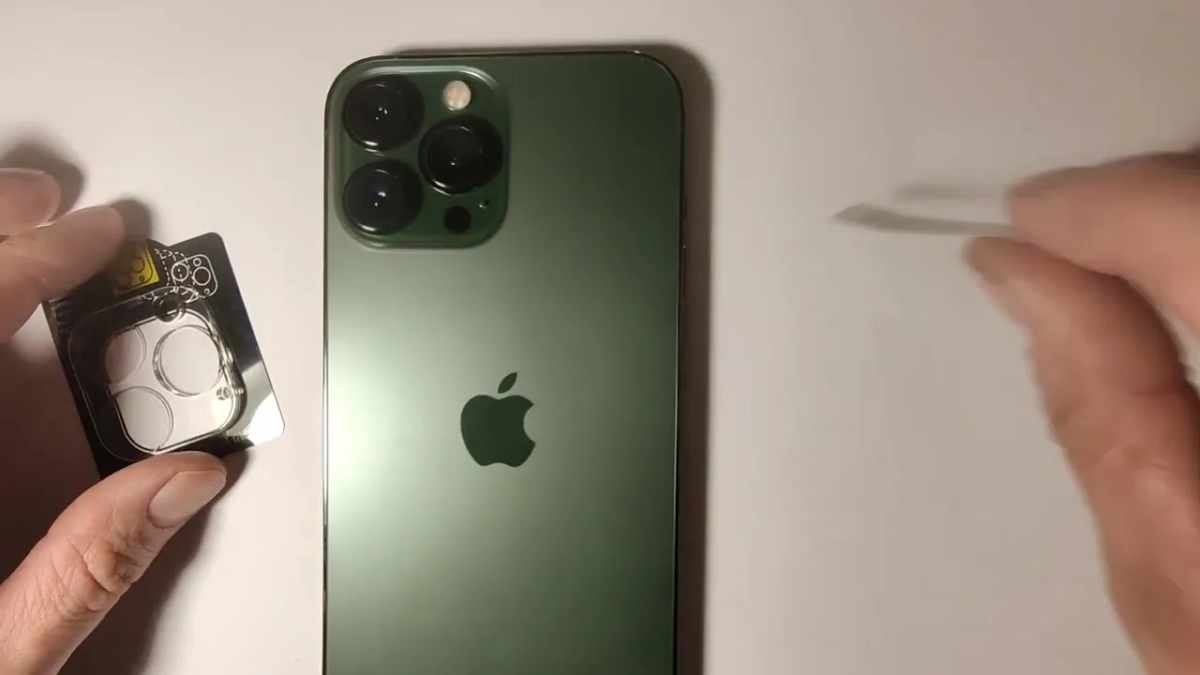 Jak zdjąć szkło z aparatu iPhone bez ryzyka uszkodzenia obiektywu