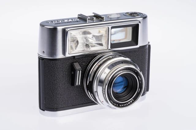 Kiedy wymyślono aparat fotograficzny? Historia, która cię zaskoczy Kiedy wymyślono aparat fotograficzny? Historia, która cię zaskoczy