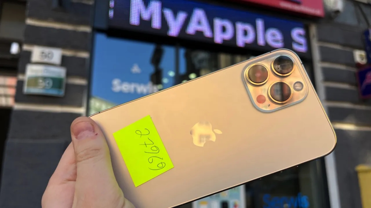 Jak wymienić szybkę aparatu w telefonie bez uszkodzeń i stresu