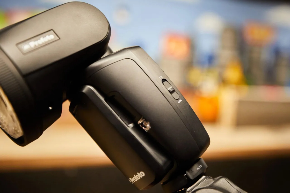 Jak włączyć lampę błyskową w aparacie - proste kroki dla każdego